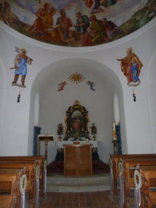 In der kleinen Kapelle Maria am See beim Obernberger See im Wipptal