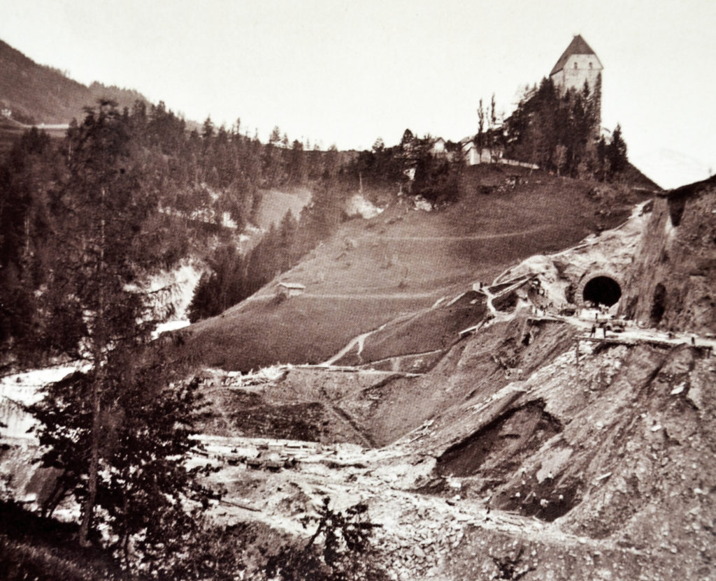 Bau der Brennerbahn beim Schloss Trautson, Matrei