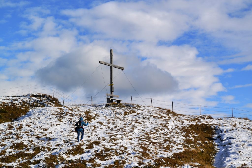 Fast geschafft! Gipfelkreuz Sumpfkopf in Schmirn