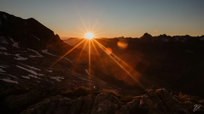Sonnenaufgang am Alpenhauptkamm